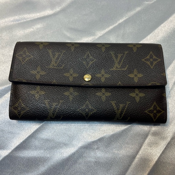 Louis Vuitton Handbags - Louis Vuitton Monogram Portefeuille Sarah Wallet